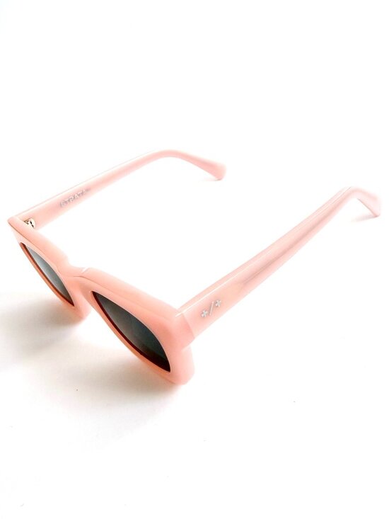 STRATA Roadcase Sunglasses in CAMEO PINK/SMOKE main image 8